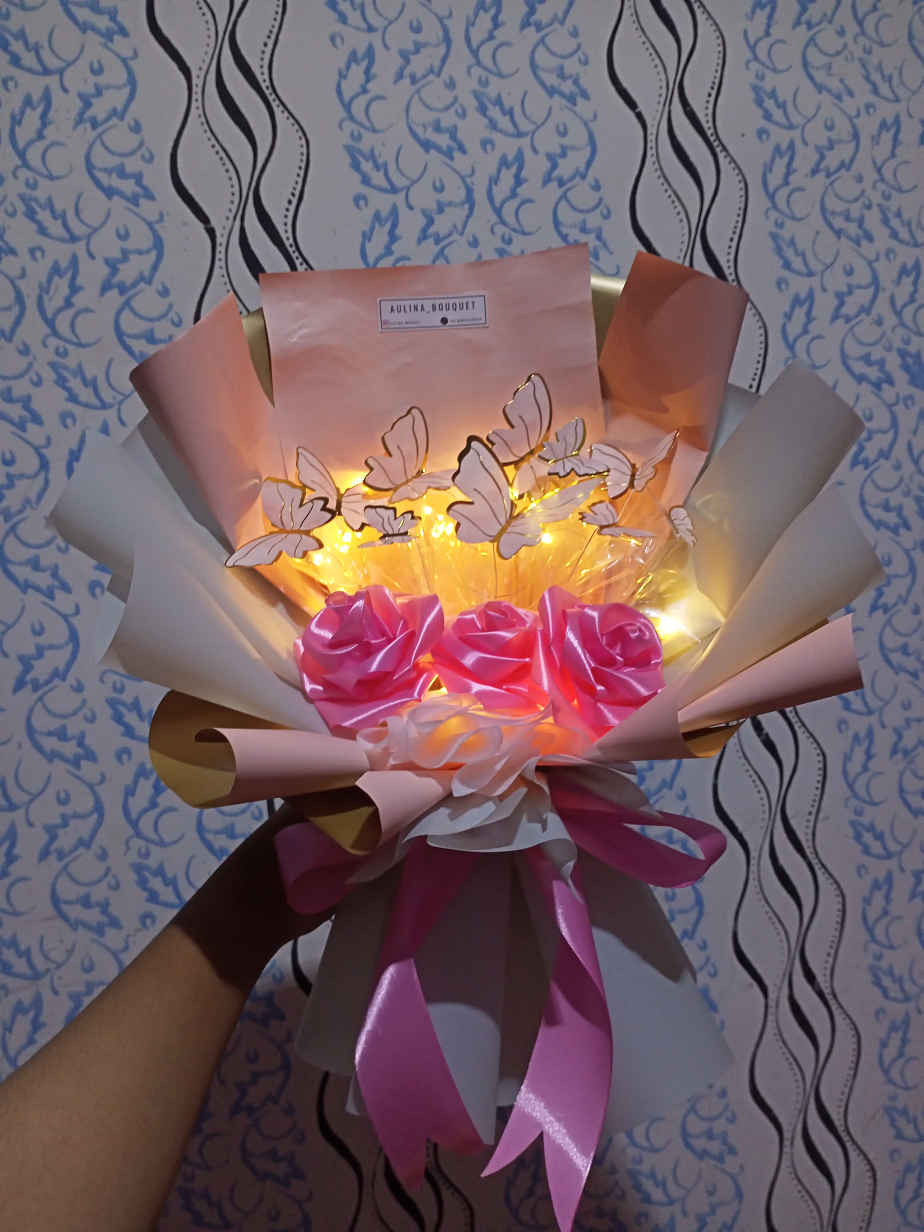 Bouquet Kupu-kupu dan Bunga