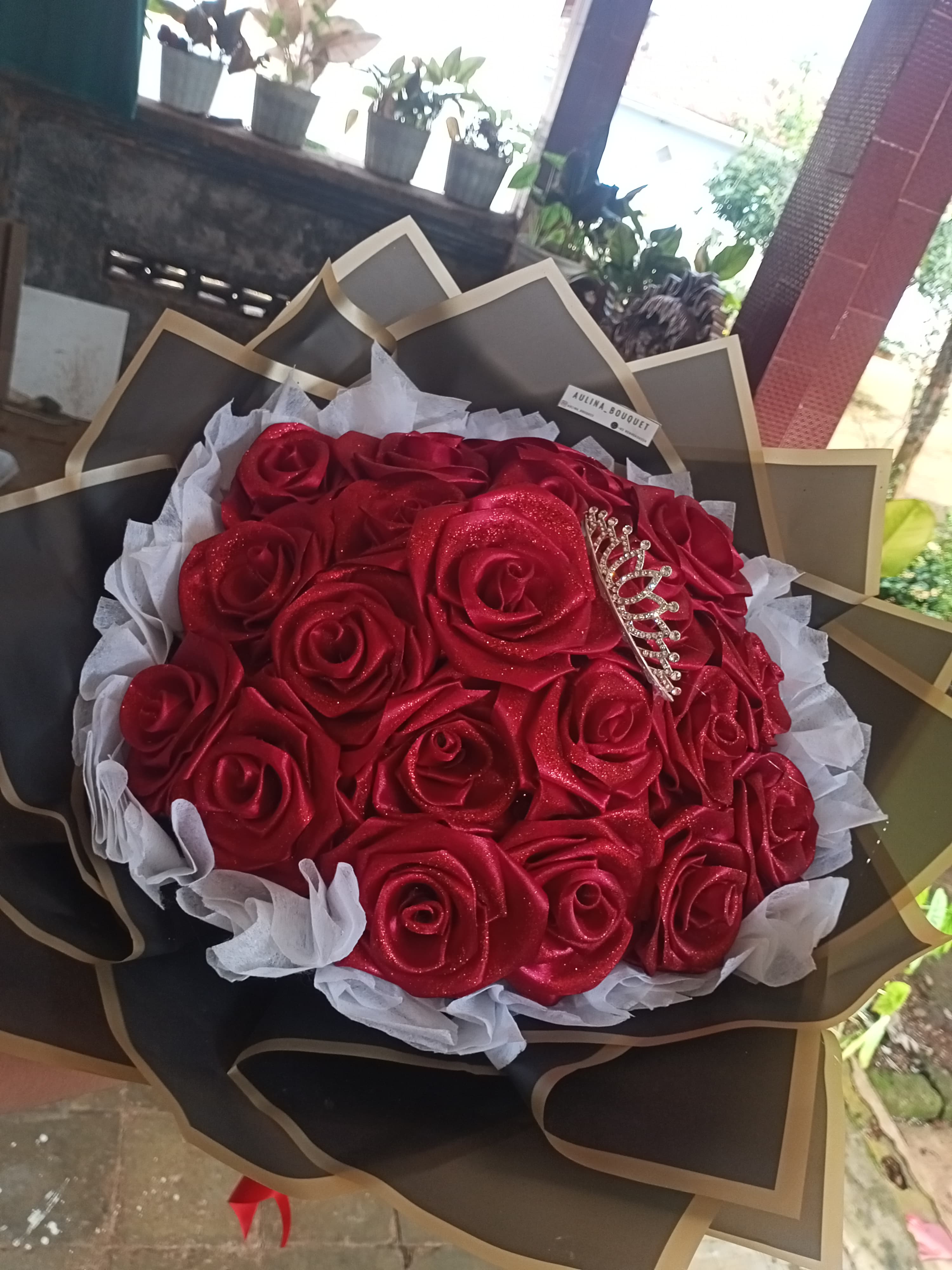 Bouquet Pita Satin, Glitter, Mahkota